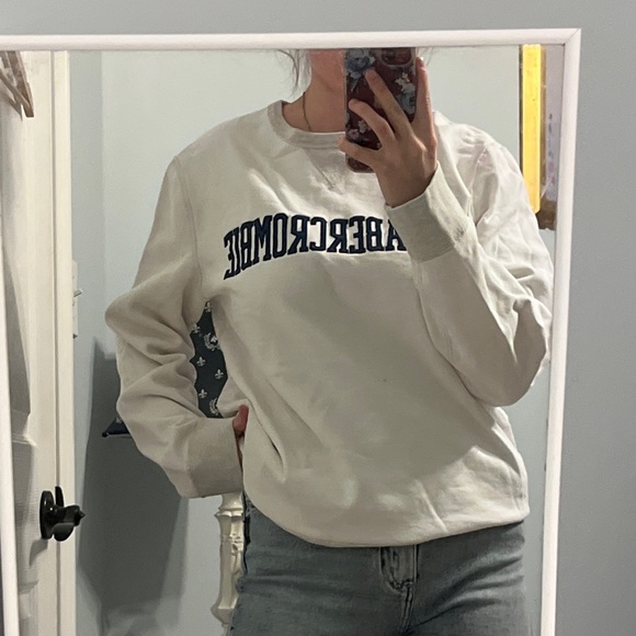 Abercrombie and Finch sweater - Picture 2 of 7